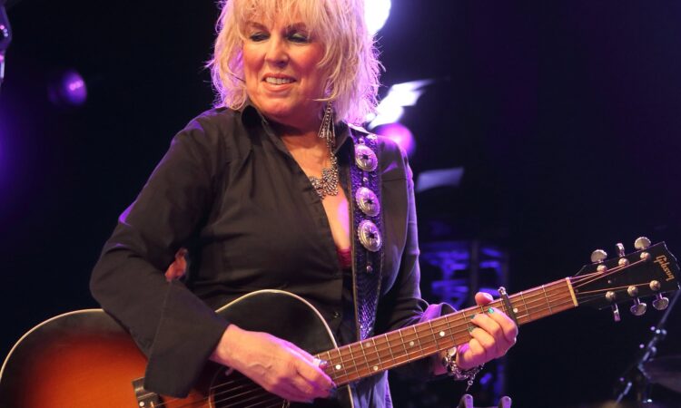 9 Hot Sexy Lucinda Williams Bikini Pics