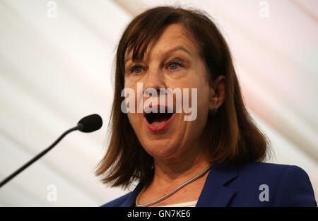 lyse doucet 7