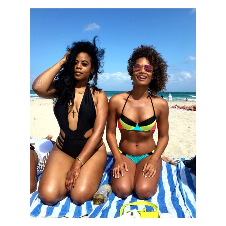 6 Hot Sexy mad.altysha Bikini Pics