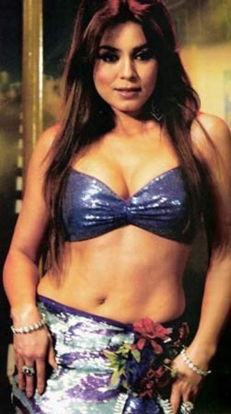 9 Hot Sexy Mahima Chaudhry Bikini Pics