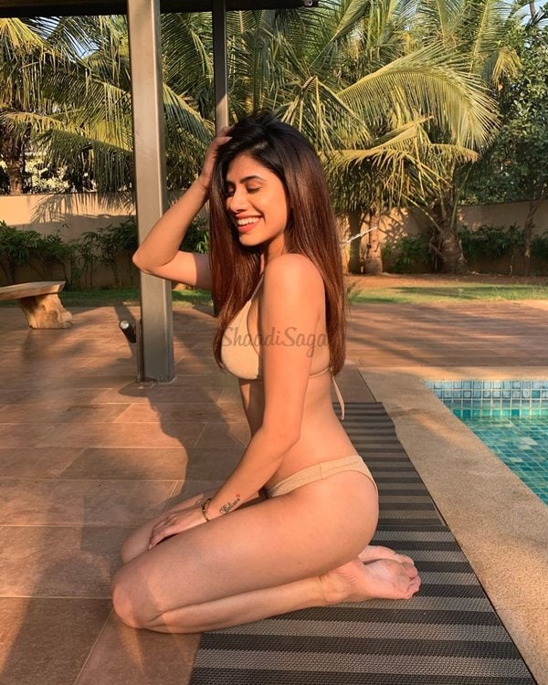 malvika sitlani 8