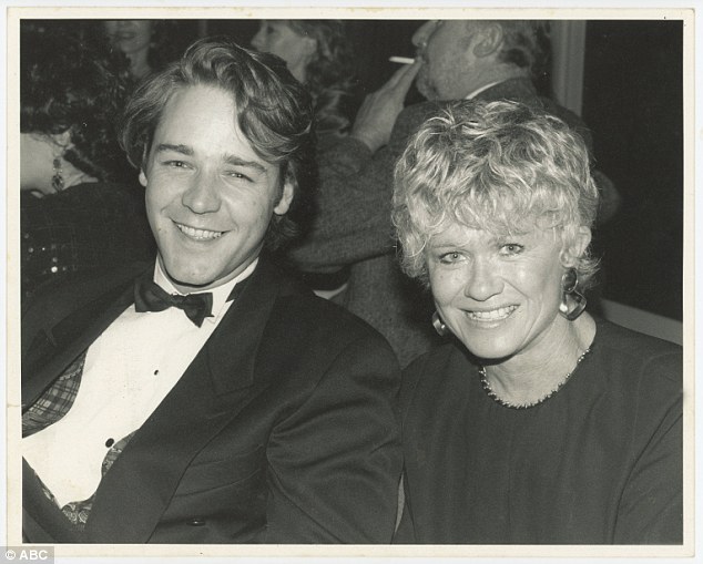 10 Hot Sexy Margaret Pomeranz Bikini Pics