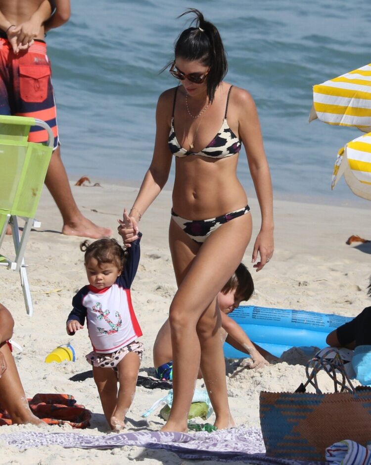 mariana uhlmann simas