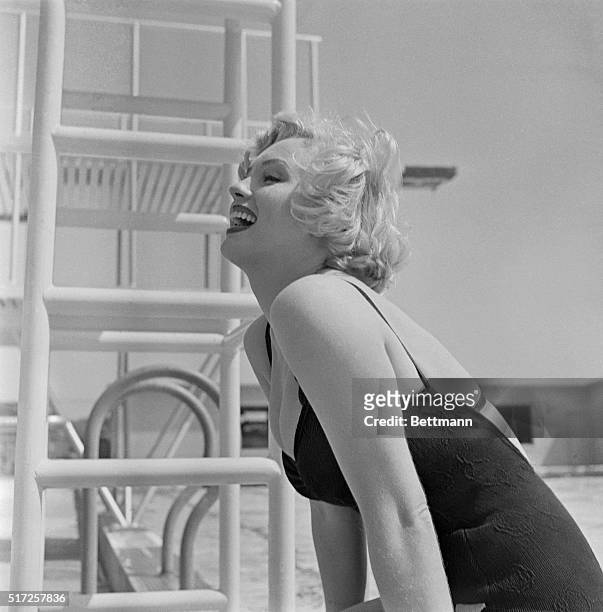 7 Hot Sexy Marilyn French Bikini Pics