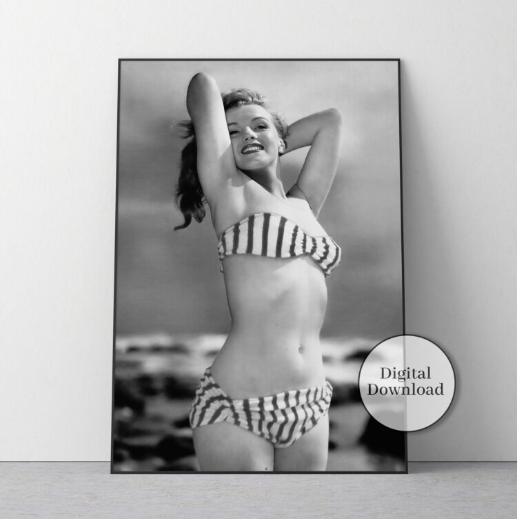 7 Hot Sexy Marilyn French Bikini Pics