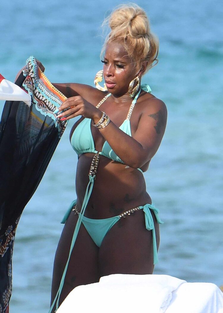 mary j black 8