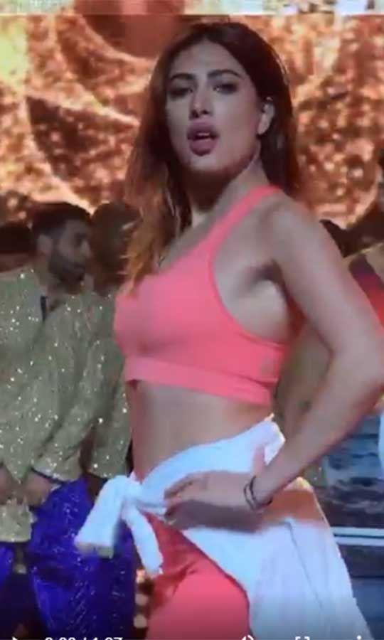 mehwish hayat 6