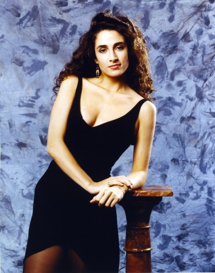 melina kanakaredes 8