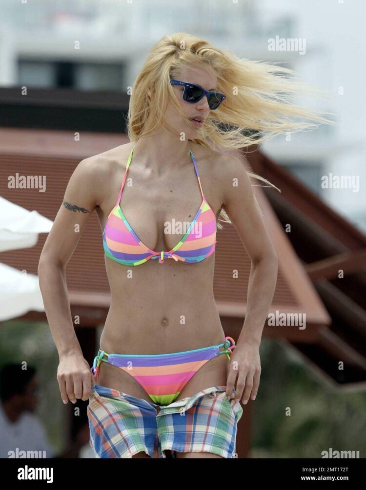 micaela ramazzotti 7