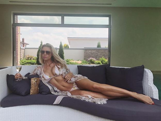 michaela jonasova 16