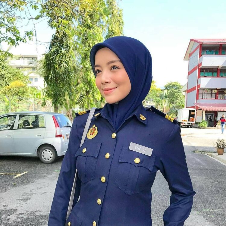 mira filzah 9
