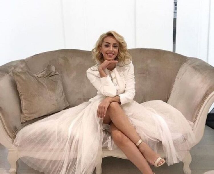 8 Hot Sexy Miriam Cani Bikini Pics