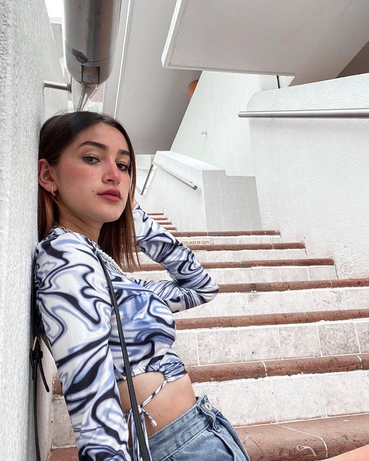 miriam vaez 9