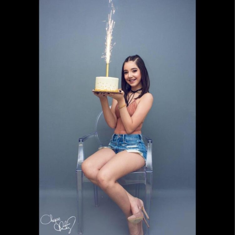 mirka daniela gallegos 7