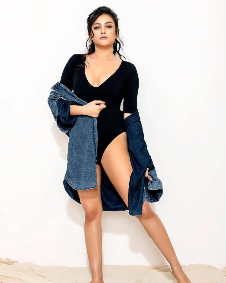 mishti chakravarty 1