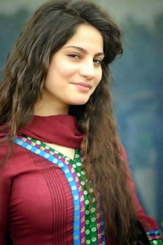 momina munir 9