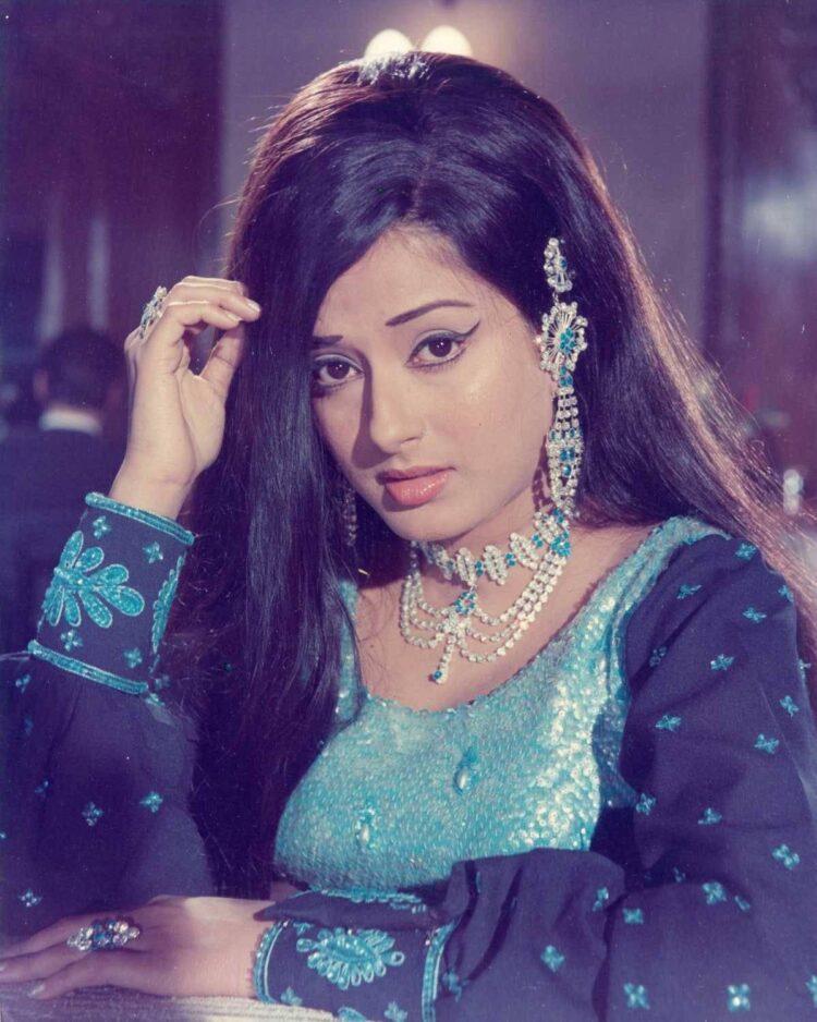 moushumi chatterjee 8