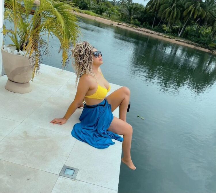 nadia buari 4