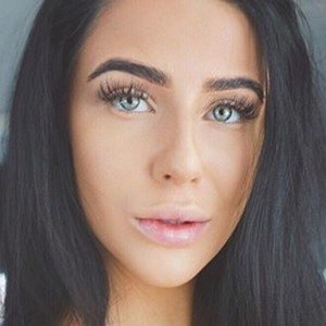 nadia karoline rouhani 9