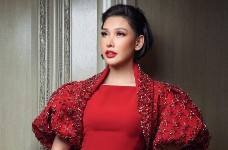 nasha aziz 1