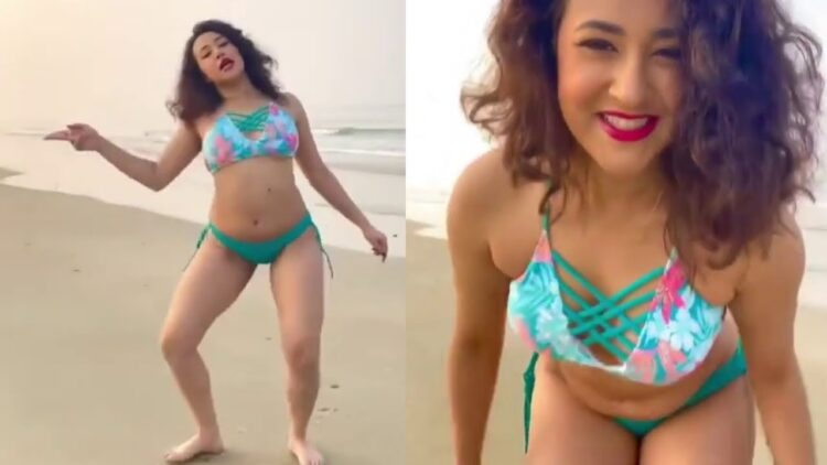 7 Hot Sexy Neha Kakkar Bikini Pics 2545