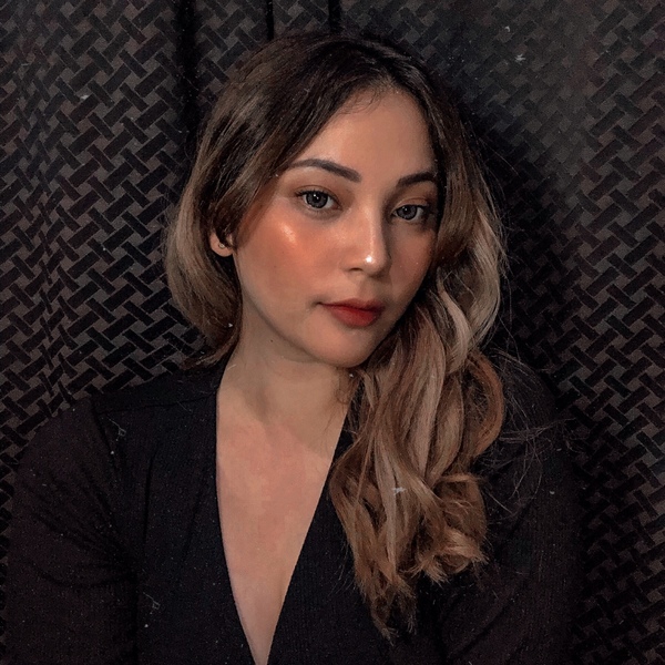 nichelle deriska pesik 8