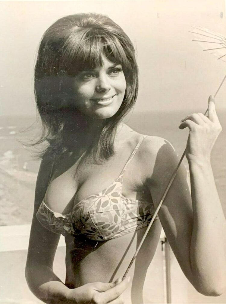 nina wayne 8