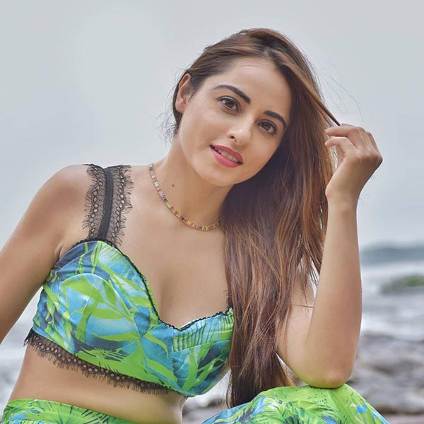 niyati fatnani 7