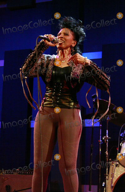 nona hendryx 4