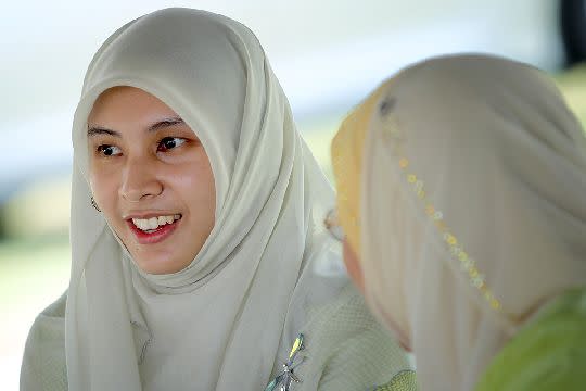 nurul izzah anwar 6