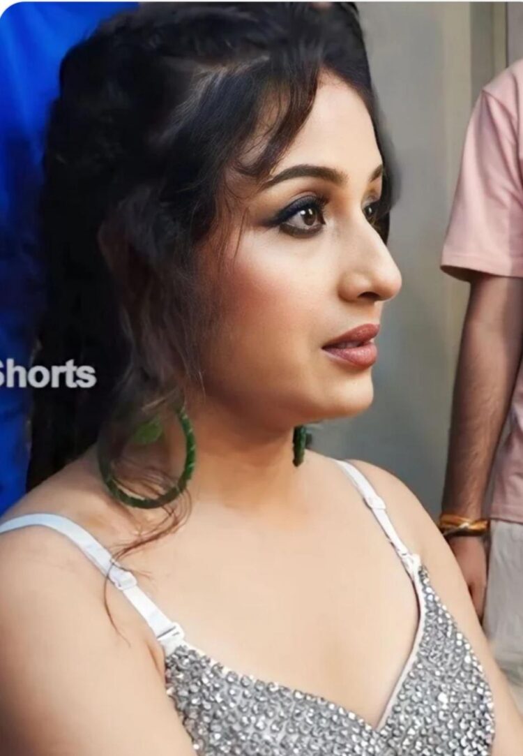 paridhi sharma 5