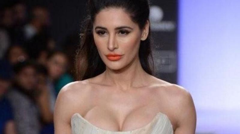 parisa fakhri 8