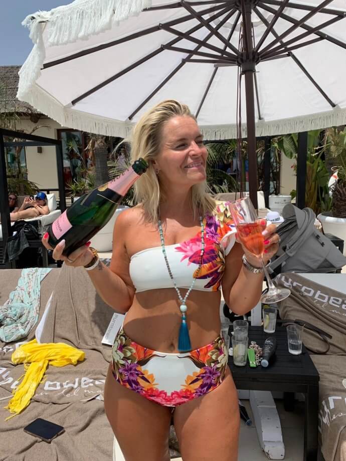 Hot Sexy Pernilla Wahlgren Bikini Pics