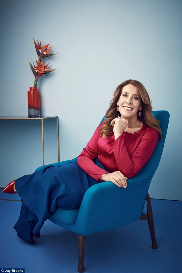 phyllis logan 9