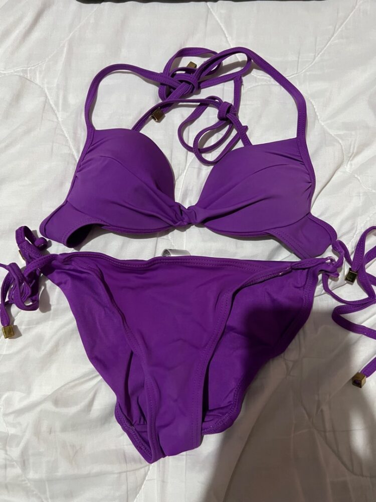 8 Hot Sexy Purple Speedy Bikini Pics