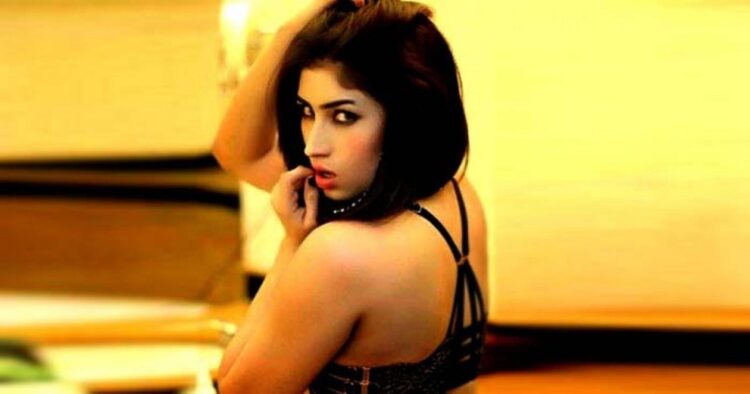 6 Hot Sexy Qandeel Baloch Bikini Pics