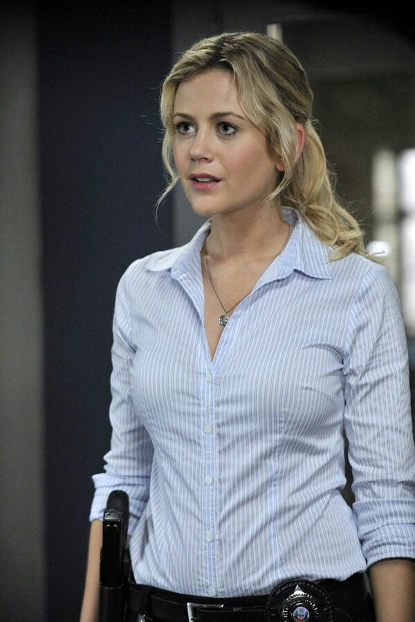 rachael carpani 6