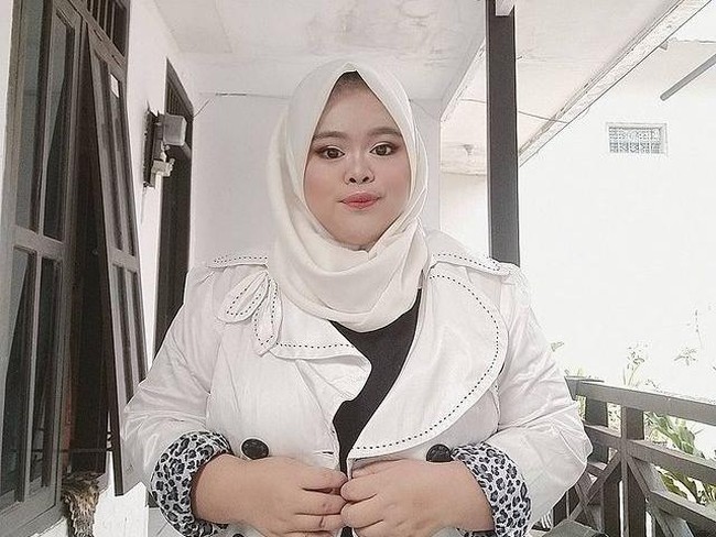 rahmawati kekeyi putri cantikka 4