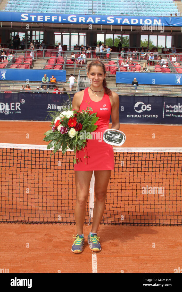 8 Hot Sexy Rebeka Masarova Bikini Pics