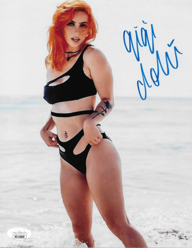 red lipstick monster 8