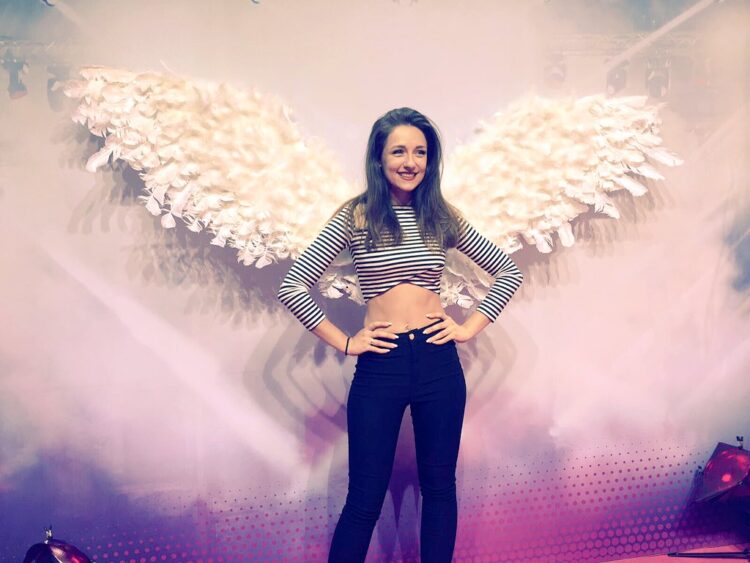 regina hixt 7