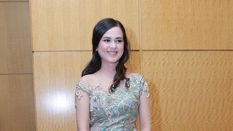 reva adriana ramadhani 6