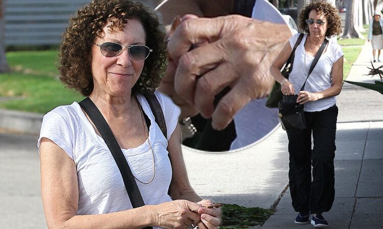 rhea perlman 9