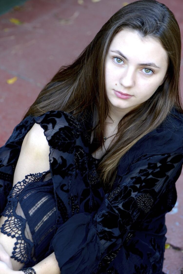 rhiannon leigh wryn 6