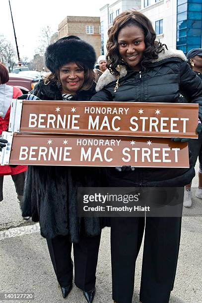 3 Hot Sexy Rhonda McCullough Bikini Pics