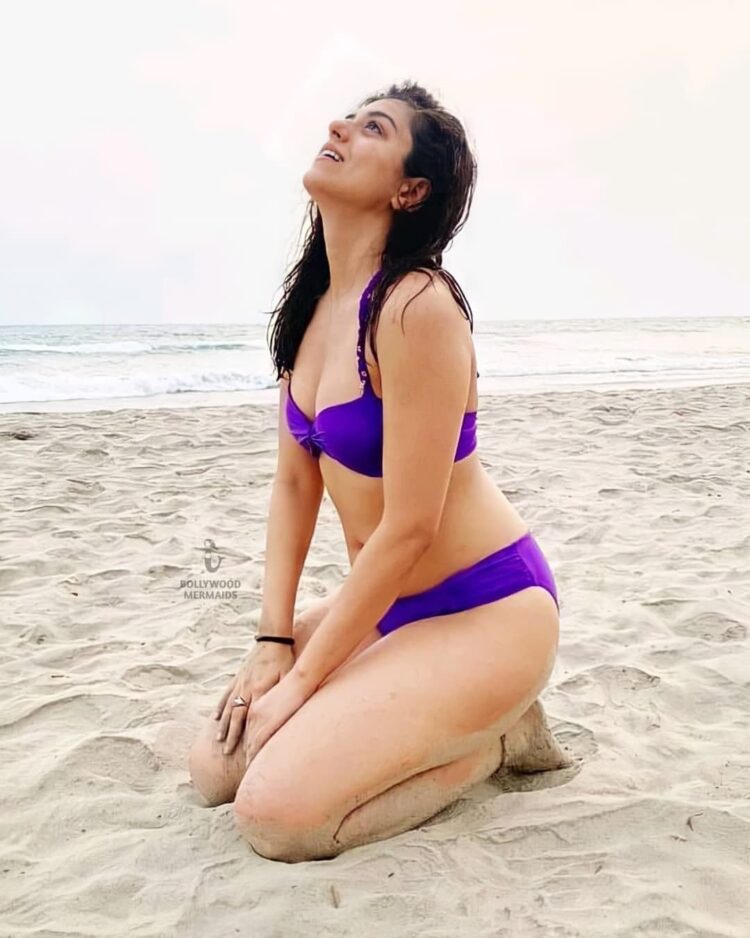 ridhi dogra 4