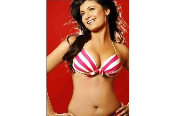 7 Hot Sexy Rinke Khanna Bikini Pics   Rinke Khanna 4 