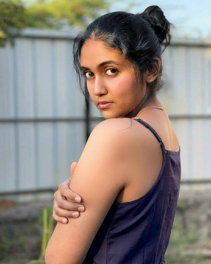 8 Hot Sexy Rinku Mahadeo Rajguru Bikini Pics