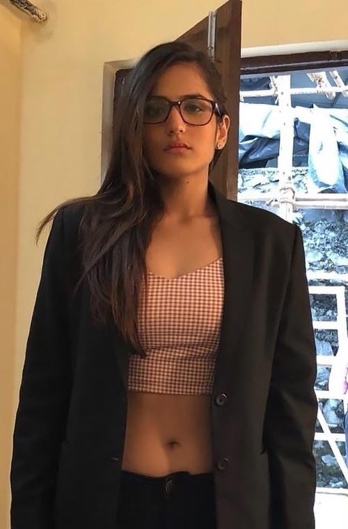 riya kishanchandani 3