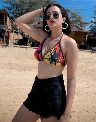 riya mavi 1
